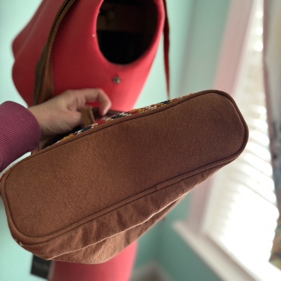 NWT Myra Peanut Brown Crossbody Bag - Picture 8 of 13